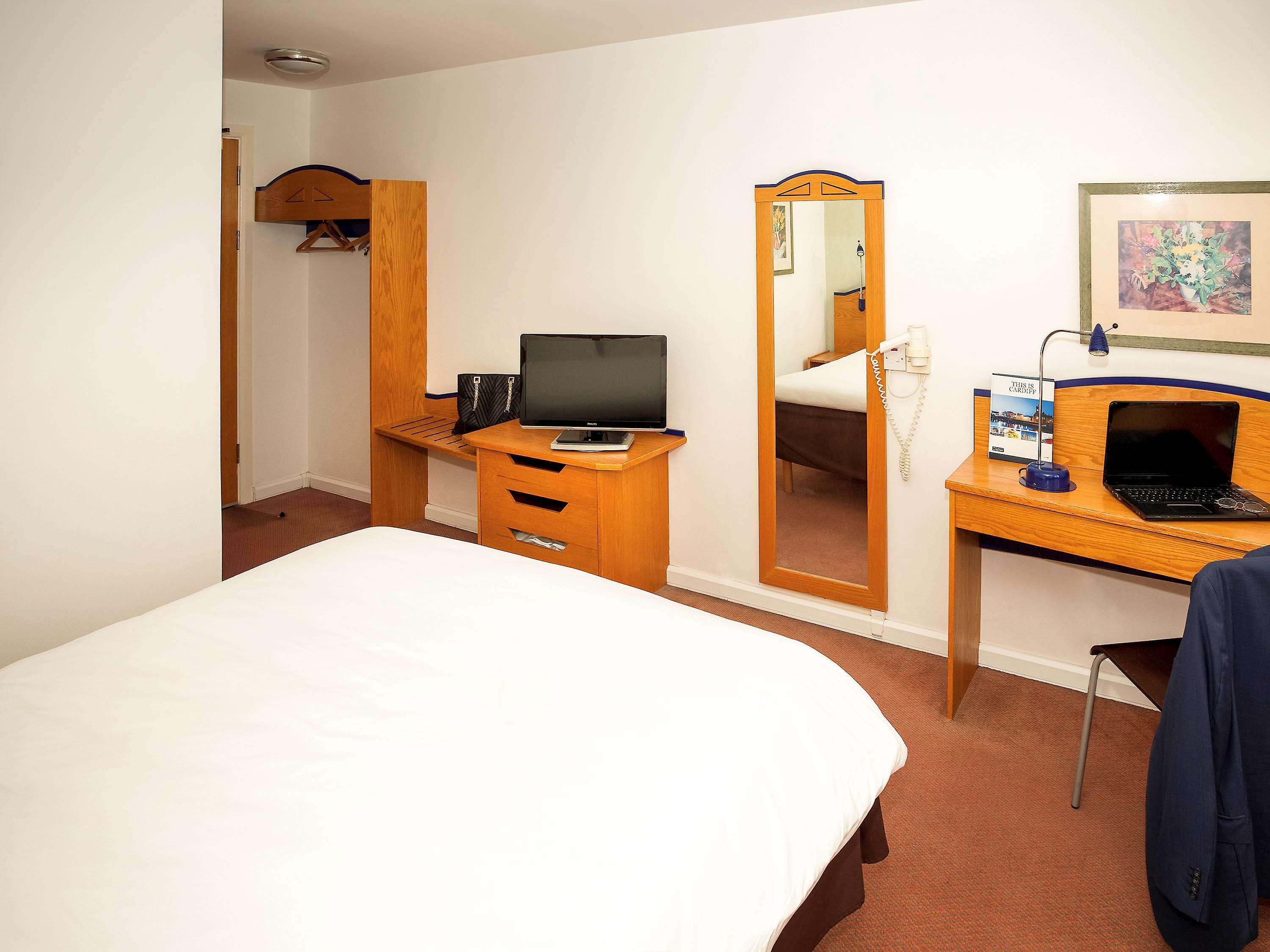 Hotel Ibis Cardiff Gate - International Business Park Exterior foto
